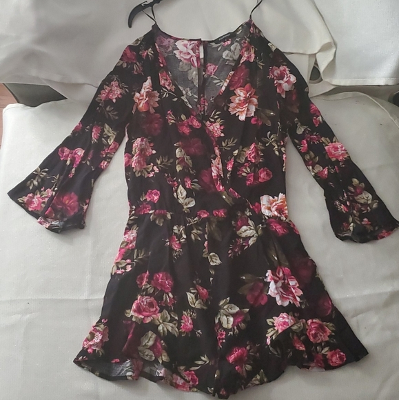 Rompers - Picture 3 of 7